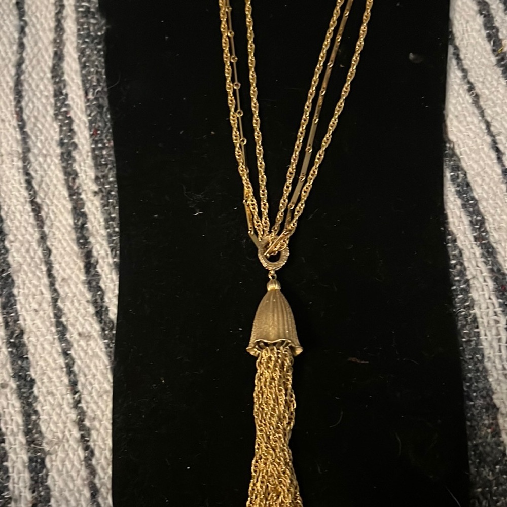 Vintage gold colored necklace 16”
